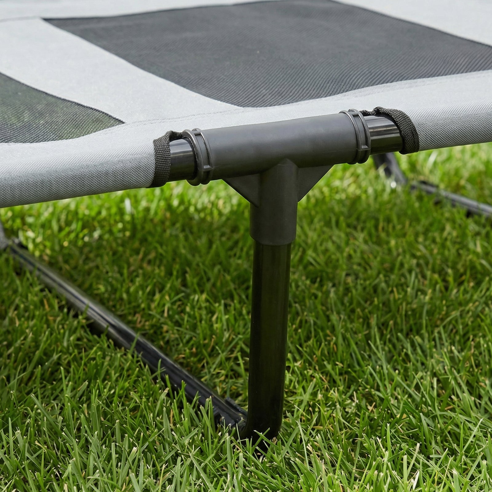 PawHut Outdoor Dog Bed with Removable Canopy, Portable Raised Dog Bed for Camping, Garden & Beach, Water-Resistant UV-Protection Mesh Pet Cot Sun Lounger, for XL Pets, 122 x 92 x 108 cm, Grey