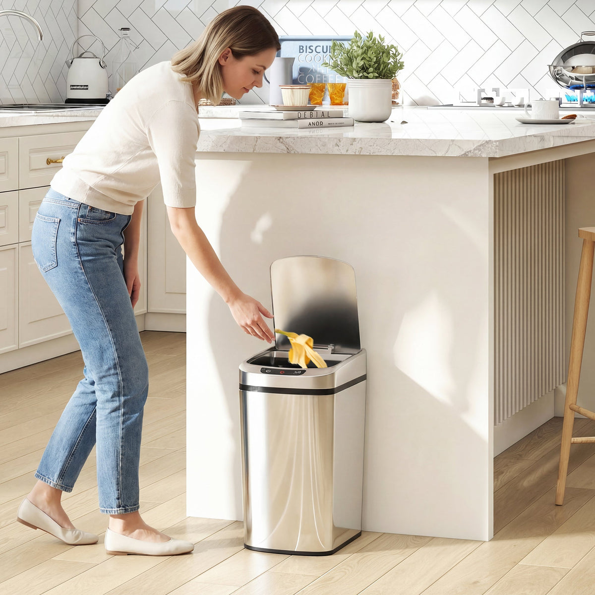 HOMCOM 12L Sensor Bin, Automatic Touchless Motion Sensor Kitchen Bin with Fingerprint Resistant Stainless Steel, Silver