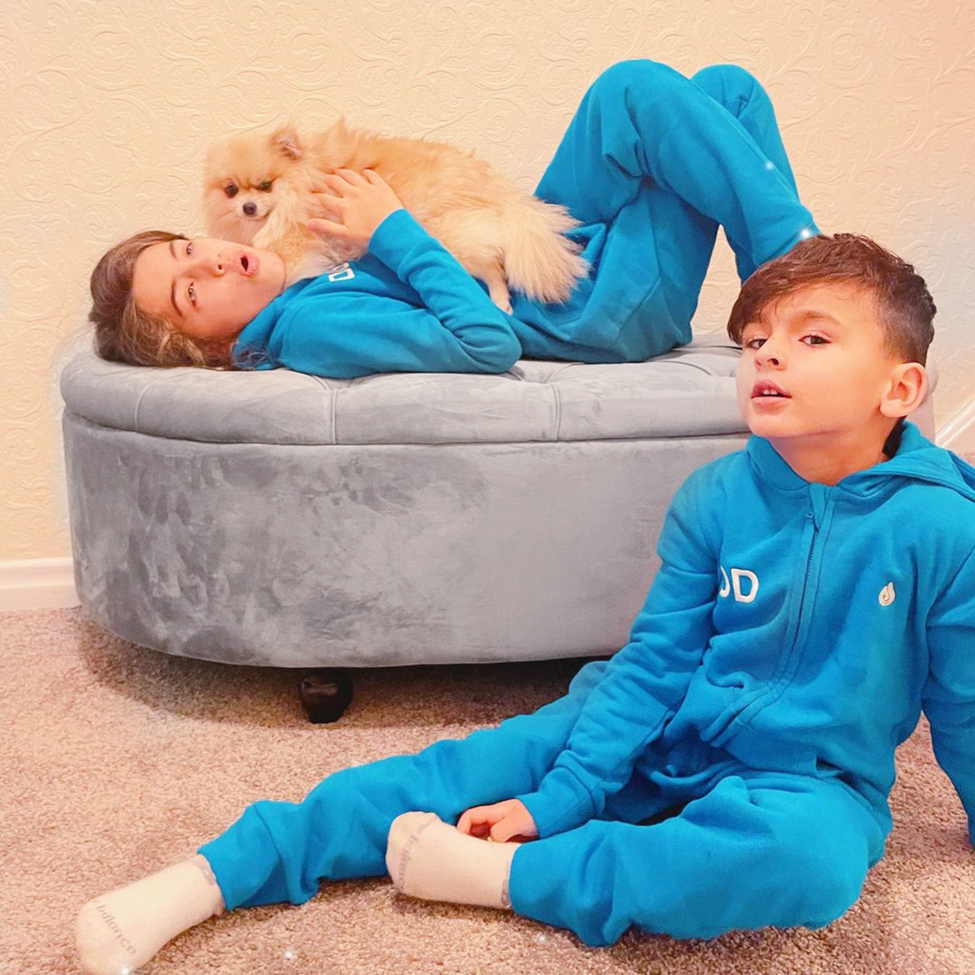 HOMCOM Semi-Circle Ottoman Storage Bench, Bed End Bench, Tufted Upholstered Window Seat Footrest Stool with Rubberwood Legs for Bedroom & Entryway, 120 x 46 x 42 cm, Light Grey