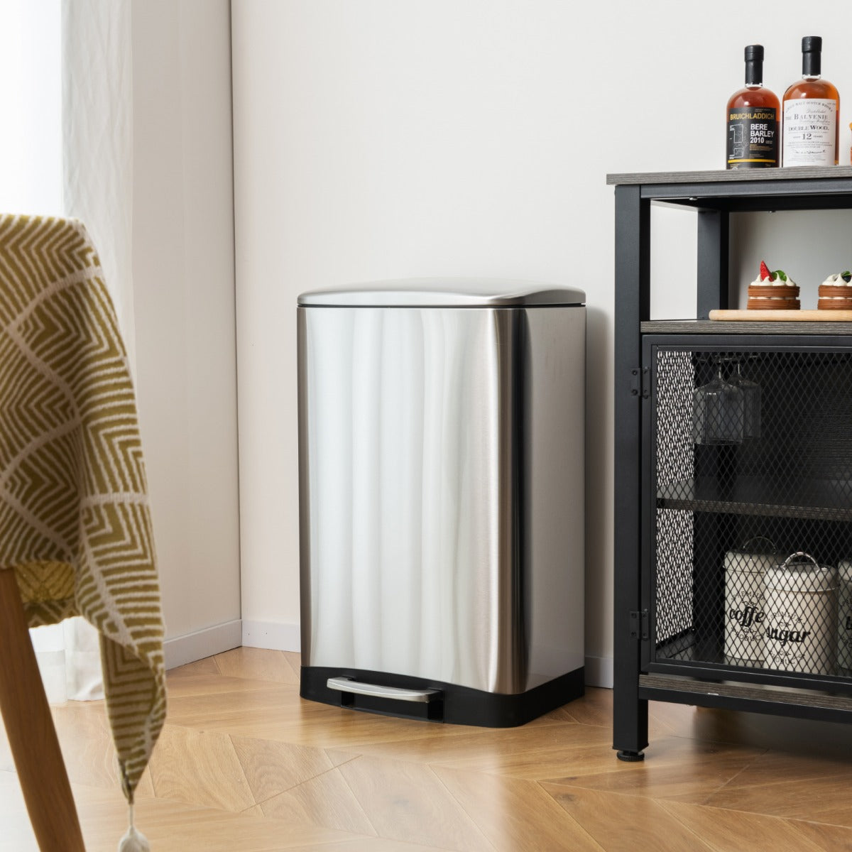 50L Stainless Steel Pedal Trash Can with Lock Device-Silver