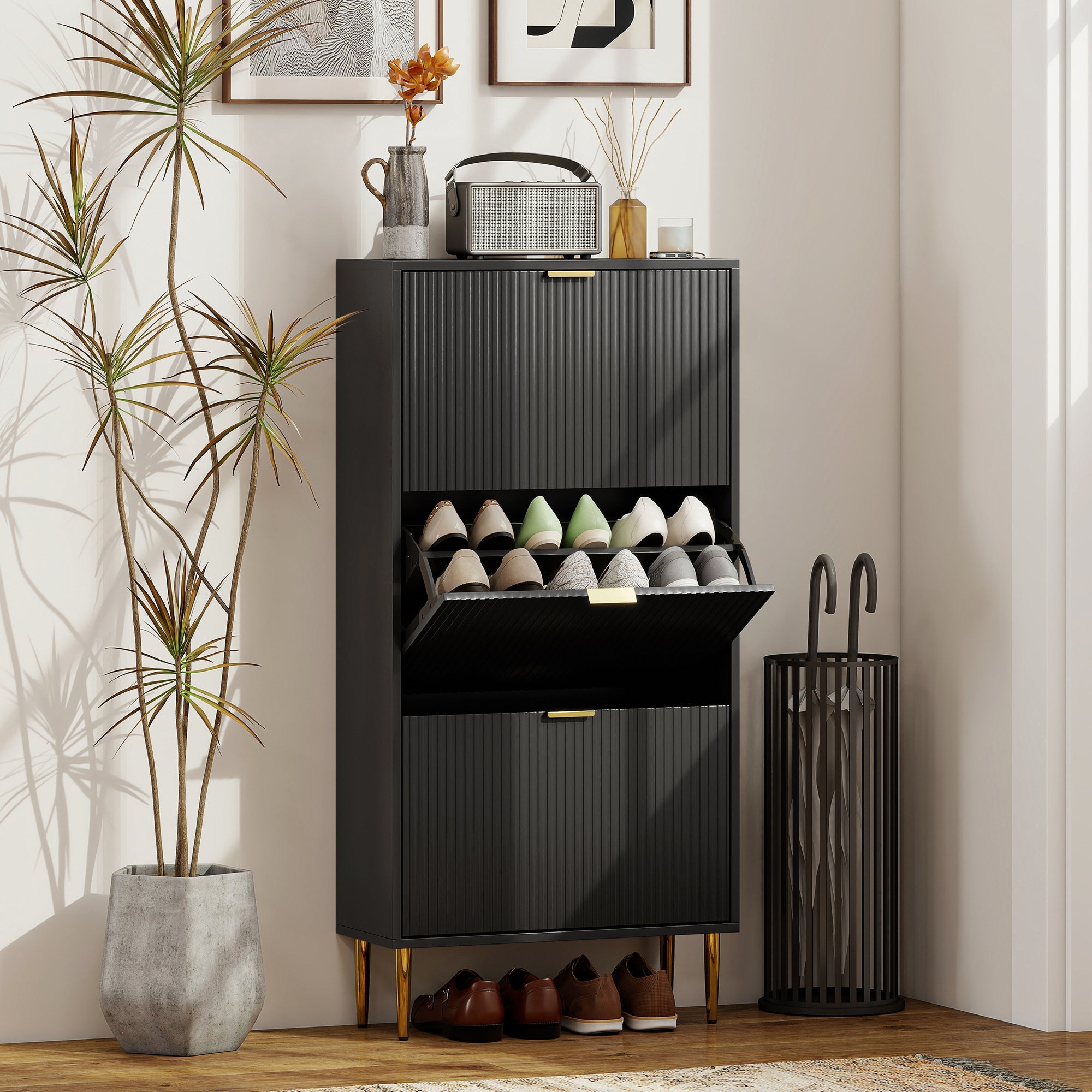 HOMCOM Elegant Three-Drawer Shoe Cabinet - Black