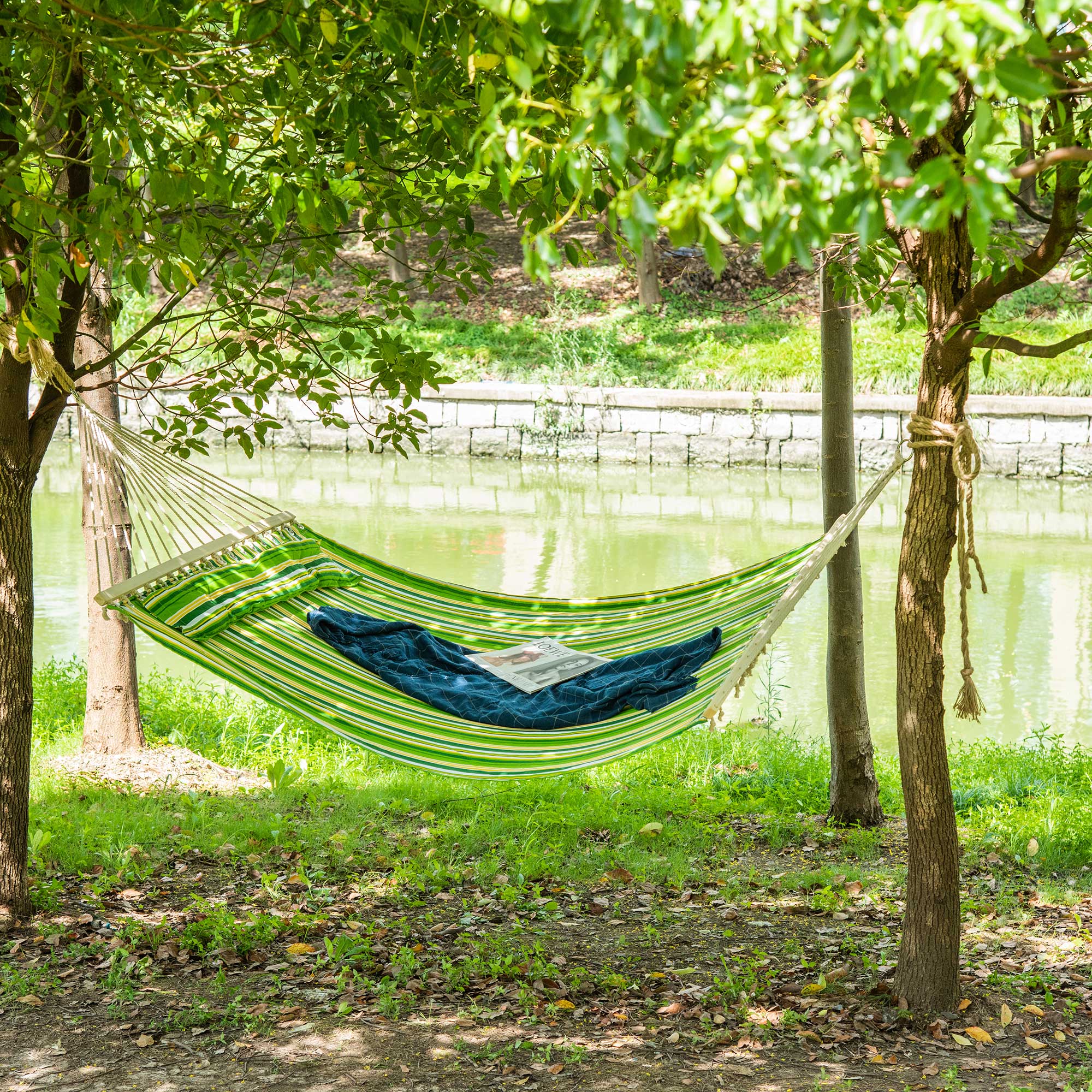Outsunny Double Cotton Hammock Camping Swing Outdoor Garden Beach Stripe Hanging Bed with Pillow, 188 x 140 cm, 180 KG Capacity, Green
