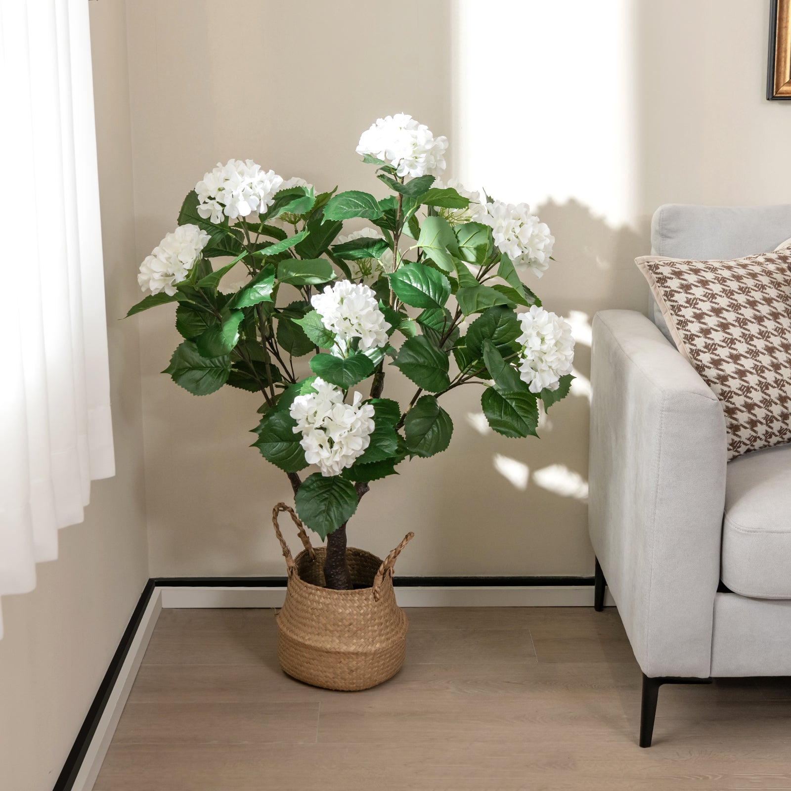 Artificial Hydrangea Tree with 11 White Flowers-1 Piece