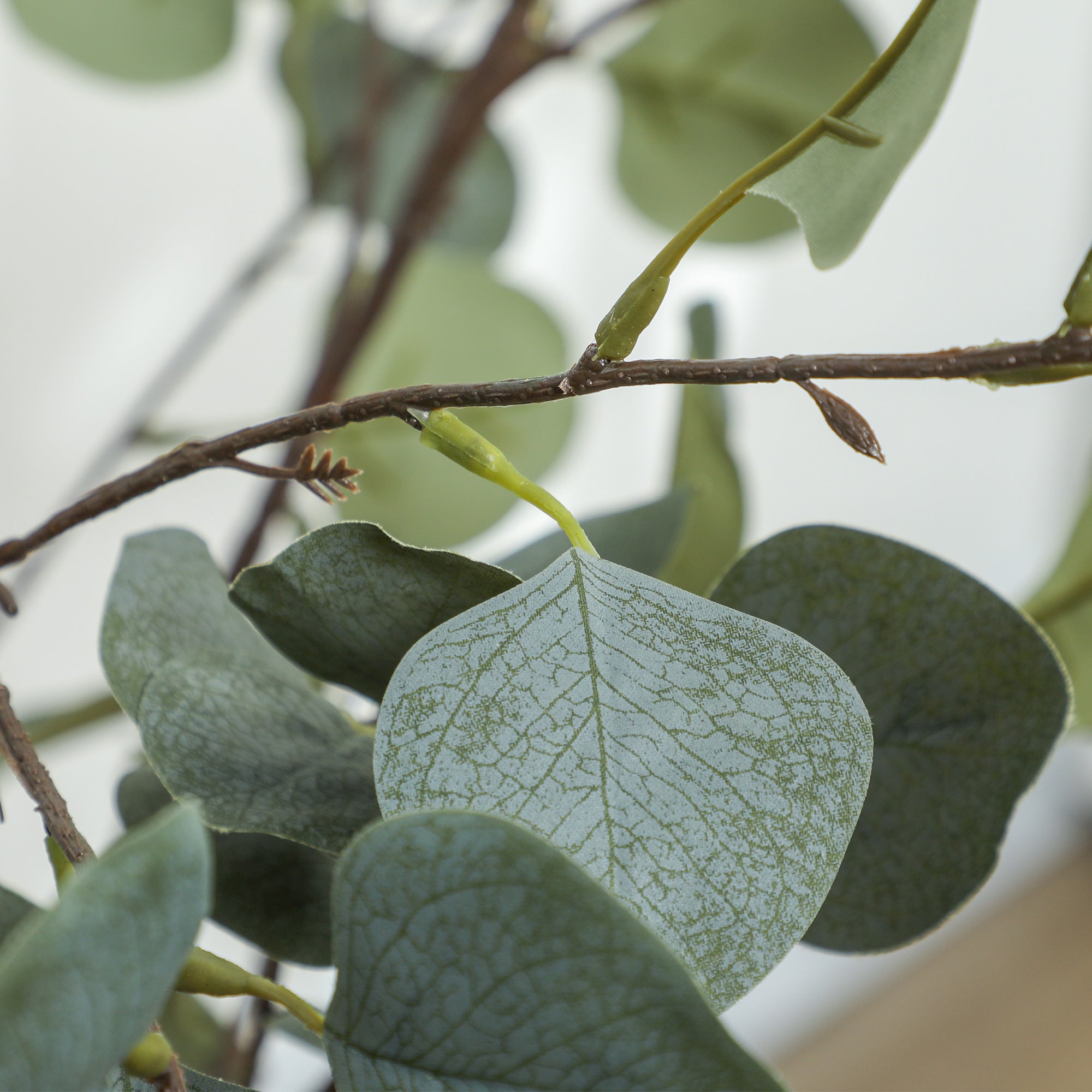 HOMCOM Set of 2 Decorative Artificial Tree, 4ft/ 120cm Silk Eucalyptus Trees with 230 Silver Dollar Leaves in Pot, Fake Plants for Home, Office, Living Room, Indoor Decor