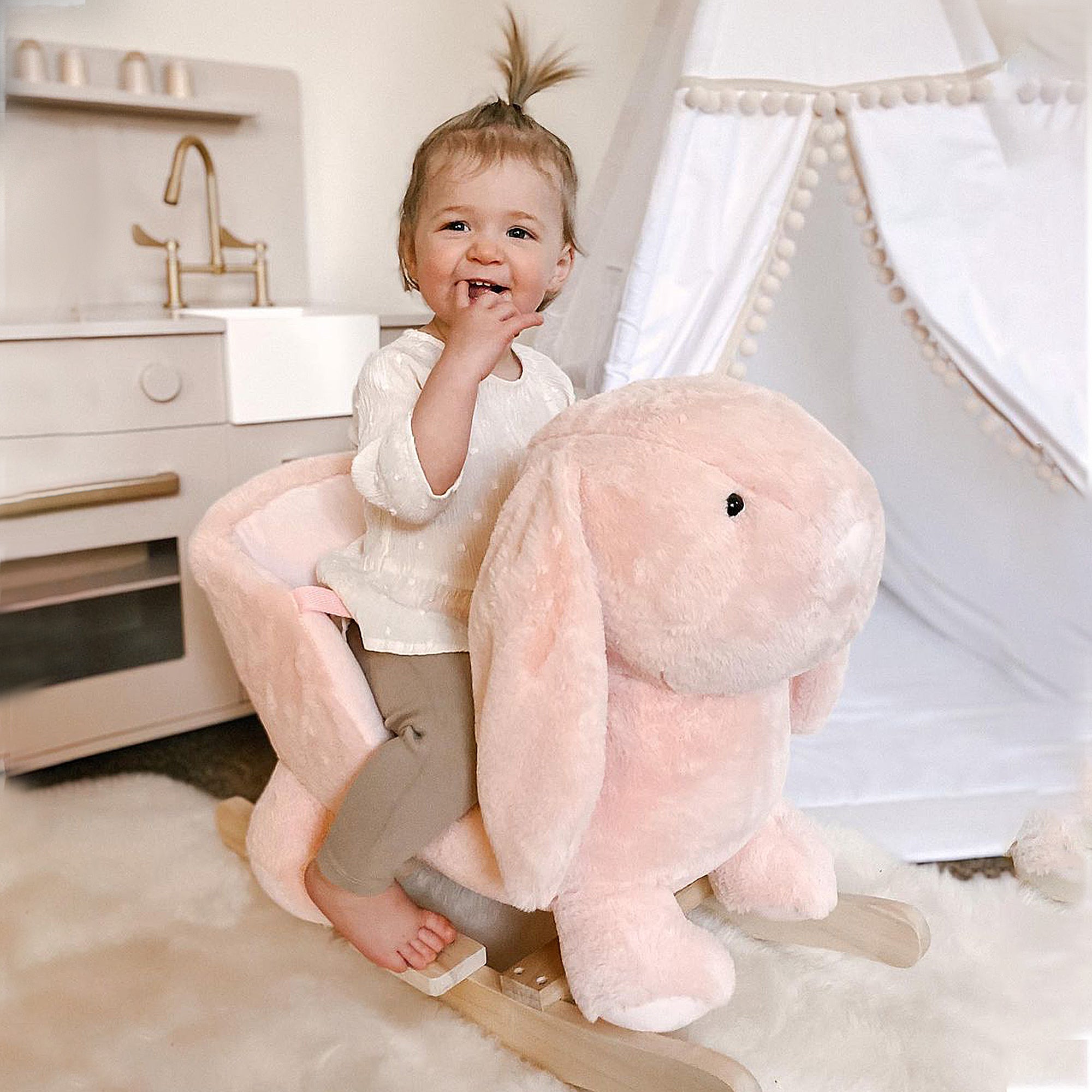HOMCOM Kids Rocking Rabbit, Plush Rocking Horse Ride-On w/ Sound, Wood Base, Seatbelt, for Ages 18-36 Months, Pink
