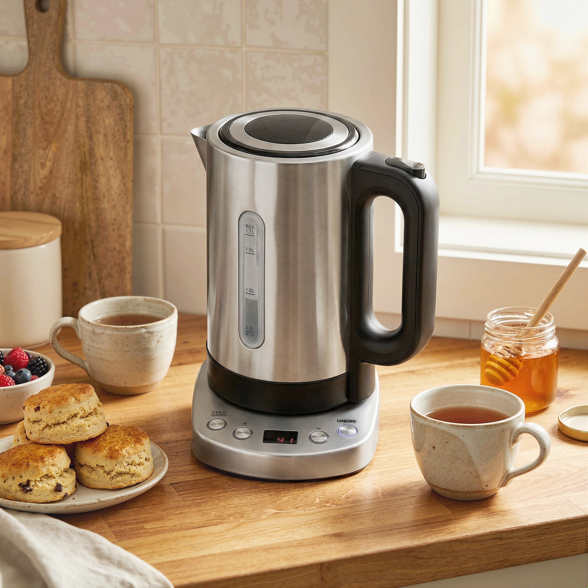 HOMCOM Electric Kettle, 1.7L, Fast Boil, 3kW Water Kettle with UK Strix Thermostat, Keep Warm Function, LCD Base, Silver Tone