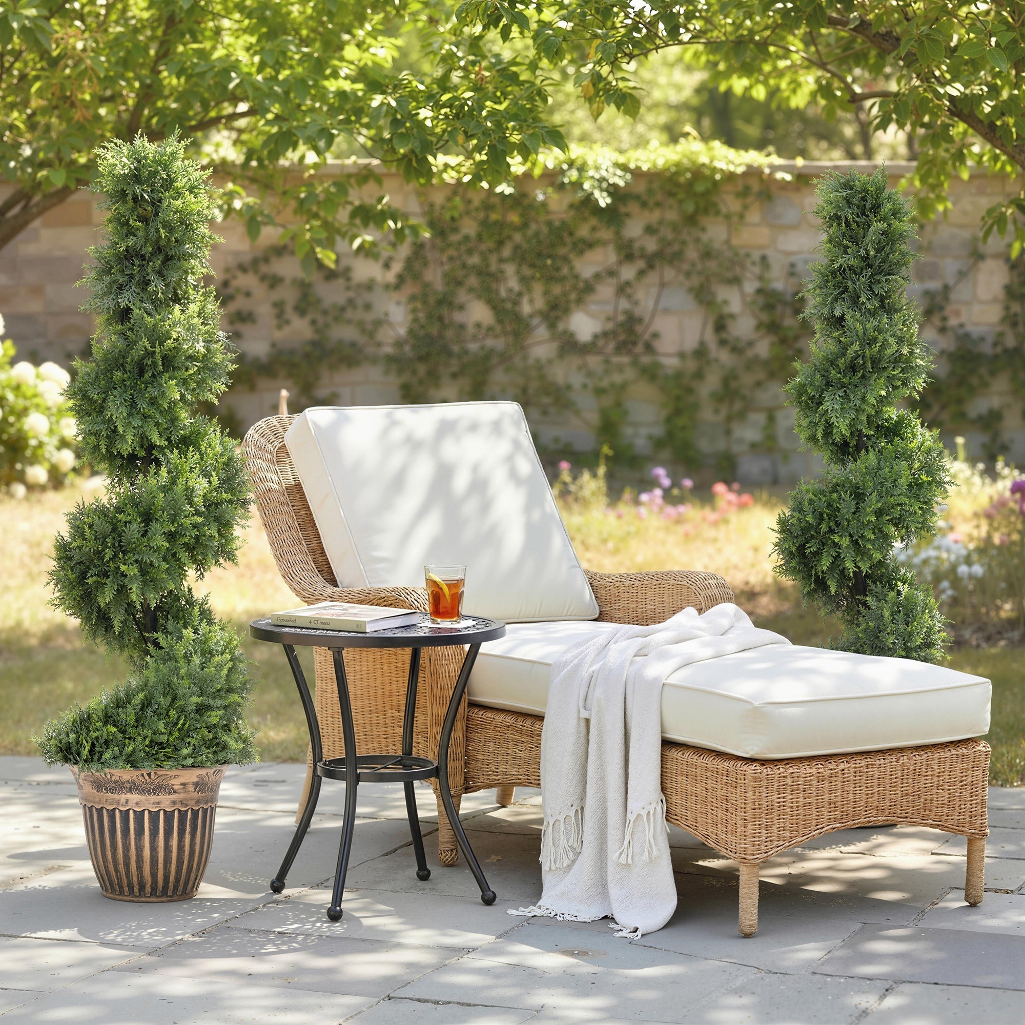 HOMCOM Set of 2 Artificial Plants, Topiary Spiral Cypressd Trees with Pot, for Home Indoor Outdoor Decor, 120cm