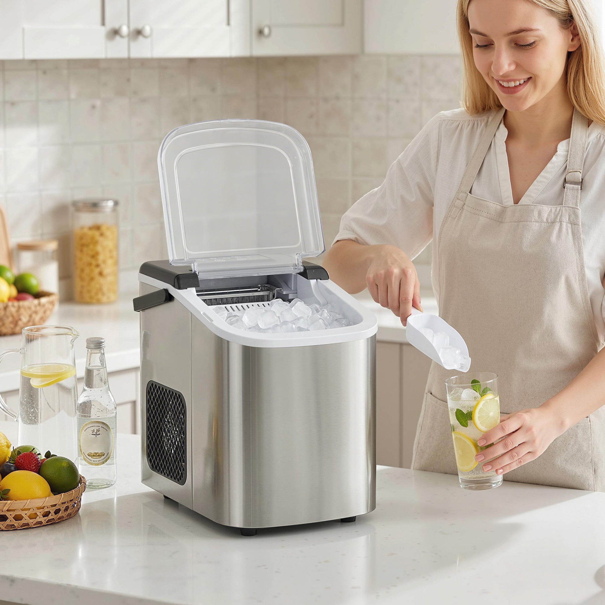 HOMCOM Ice Maker Machine Countertop, 9 Cubes Ready in 7 Mins, 12 KG in 24Hrs, 2 Sizes of Bullet, Self-Cleaning Ice Machine with Portable Handle, Scoop and Basket for Home Kitchen Office RV