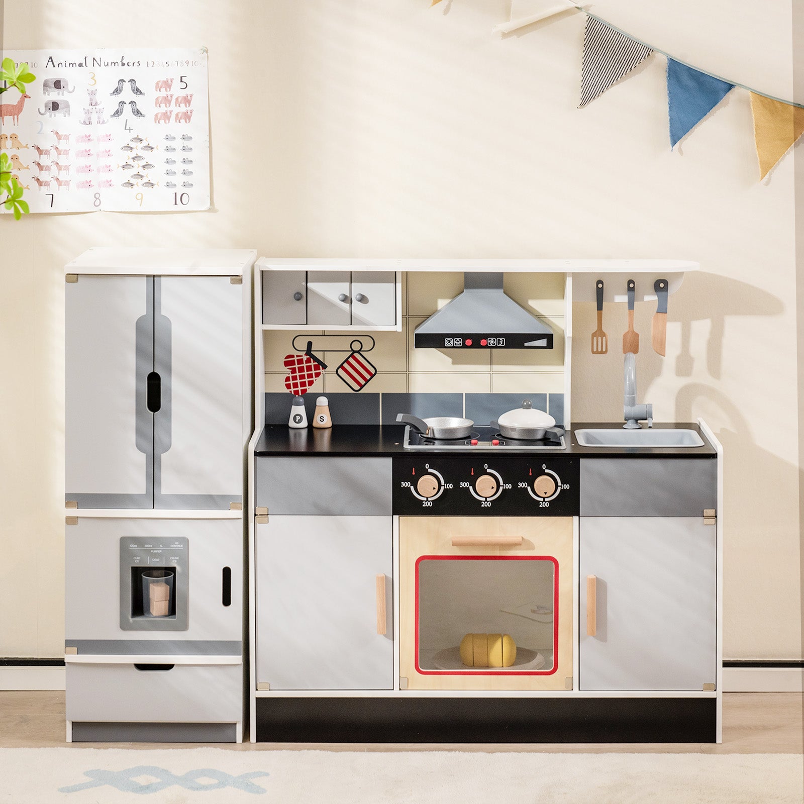 Pretend Play Kitchen Toy with Freestanding Refrigerator