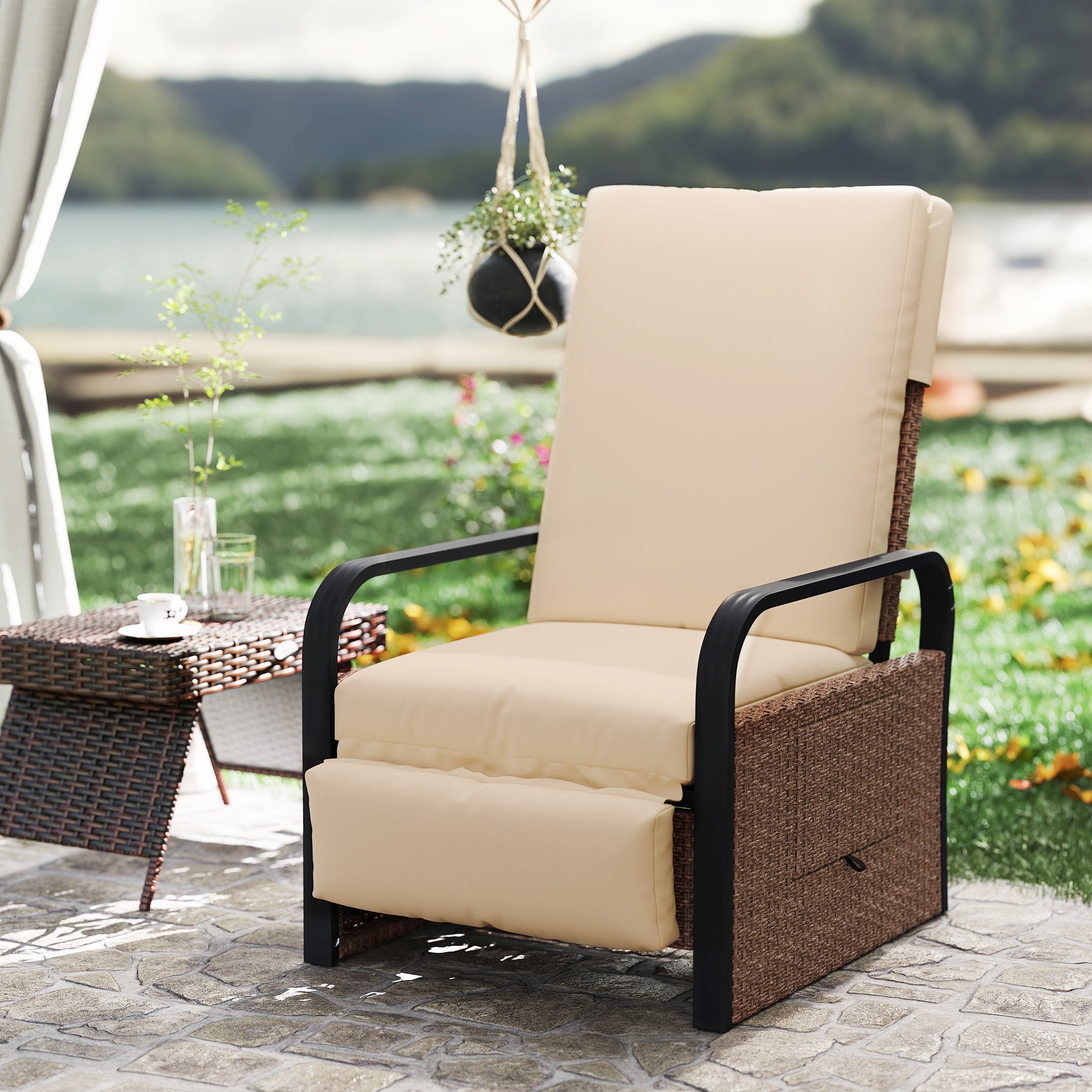 Outsunny 140√Ç¬∞ Reclining Rattan Armchair - Brown/Khaki