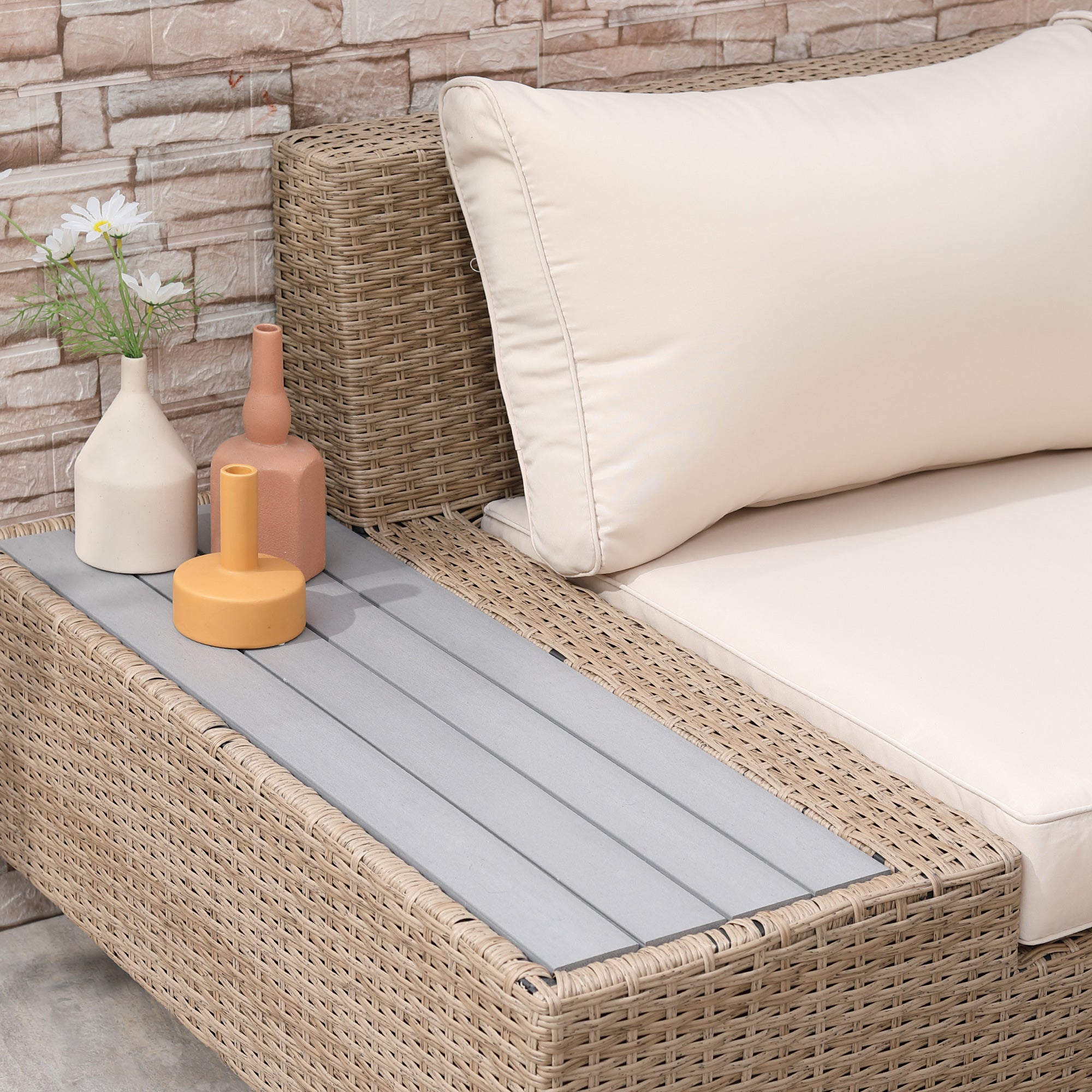 Outsunny 4 Pieces Rattan Garden Furniture Set, Garden Corner Sofa with Side Trays, Wicker Conservatory Furniture Set with Loveseats, Slatted Plastic Top Coffee Table and Cushions, Beige