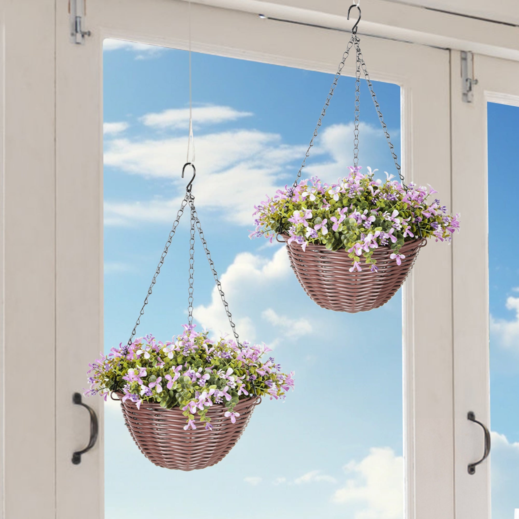 HOMCOM Artificial Flowers in Basket Set of 2, Artificial Hanging Baskets with 75 Leaves and 15 Flowers in Pot, Decorative Plant for Home Office Decor, Purple