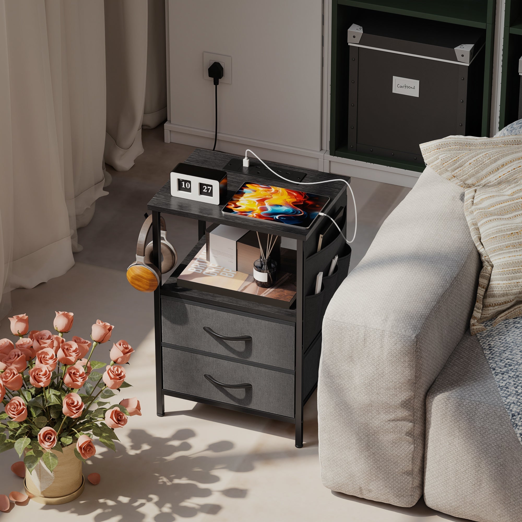 HOMCOM Bedside Table with Charging Station - Black