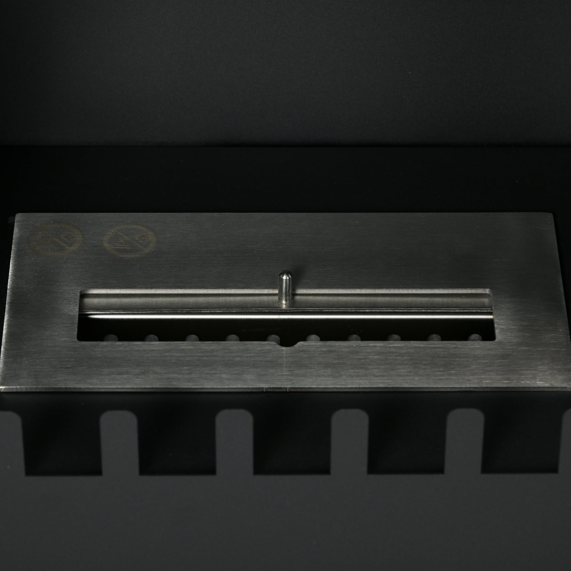 HOMCOM Freestanding Ethanol Fireplace Stove, Bioethanol Fire with Stainless Steel Flame Snuffer, 0.9L Tank, 3 Hours Burning Time for Indoor, Black