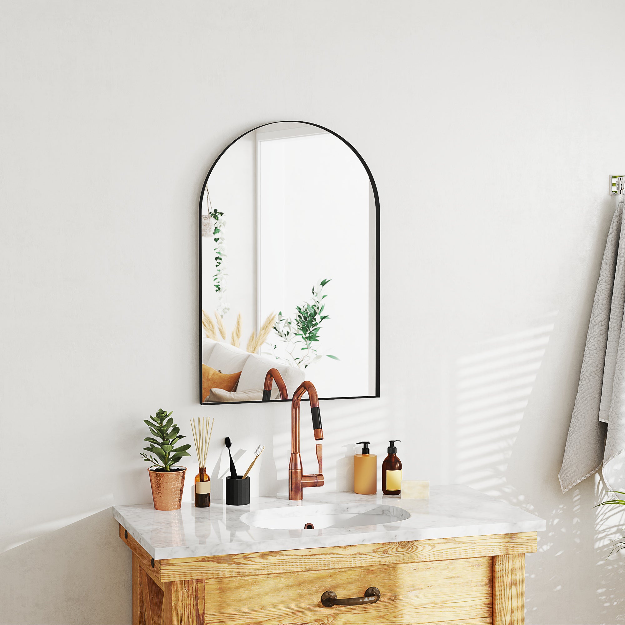 HOMCOM 60 x 90cm Arched Home Mirror - Black