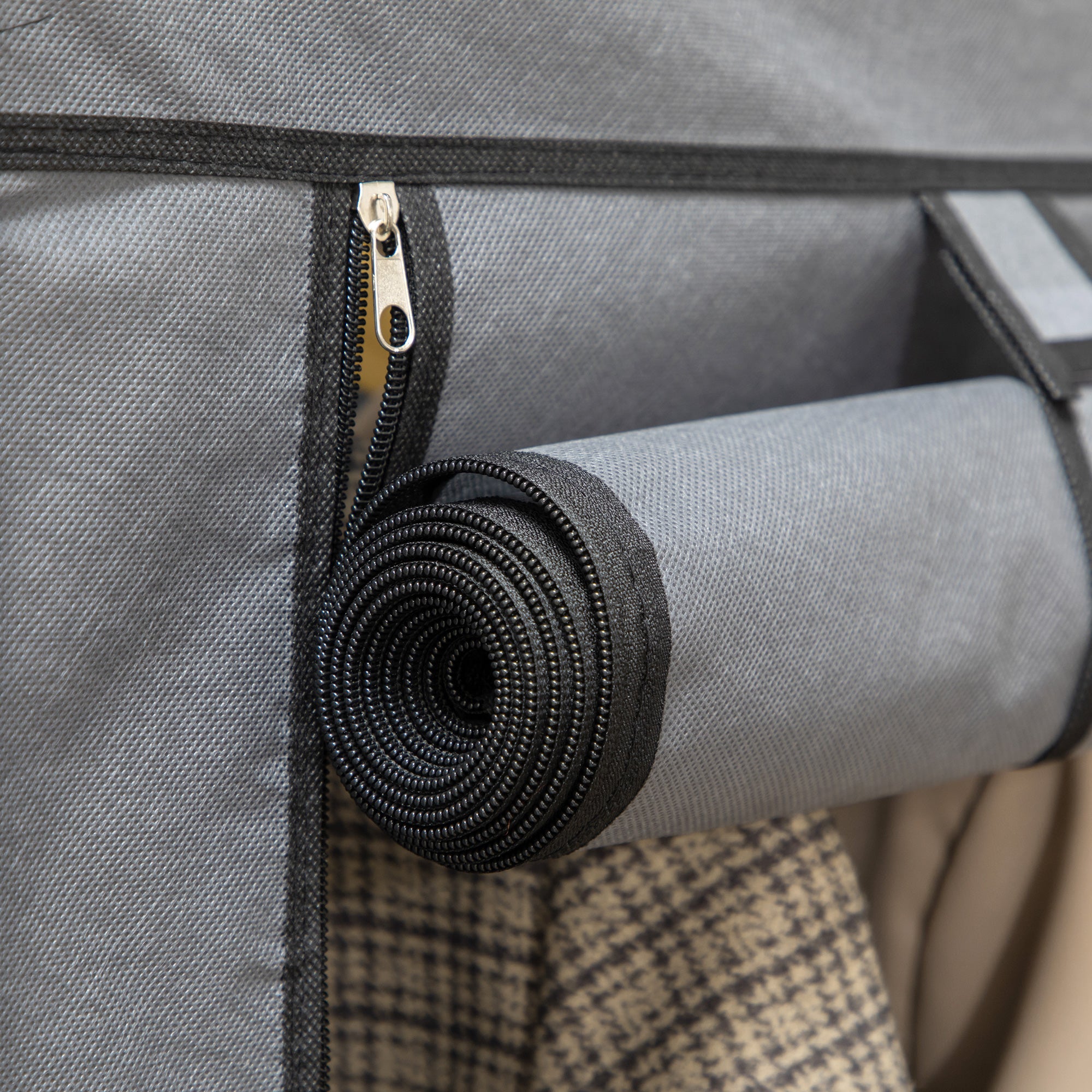 HOMCOM Fabric Wardrobe, with Rails and Shelves - Dark Grey