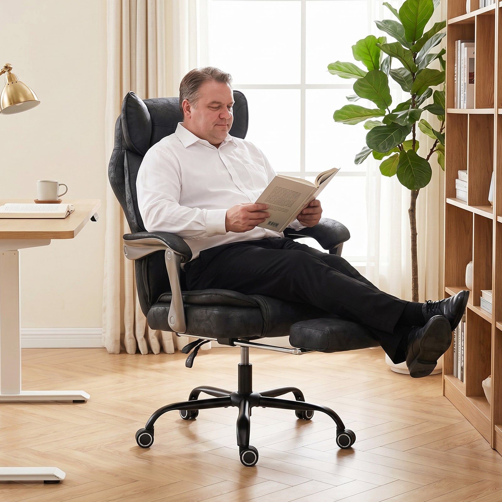 HOMCOM Executive Office Chair, Leathaire Big and Tall Office Chair 180 kg with Wide Seat, Reclining, Lumbar Support, Black