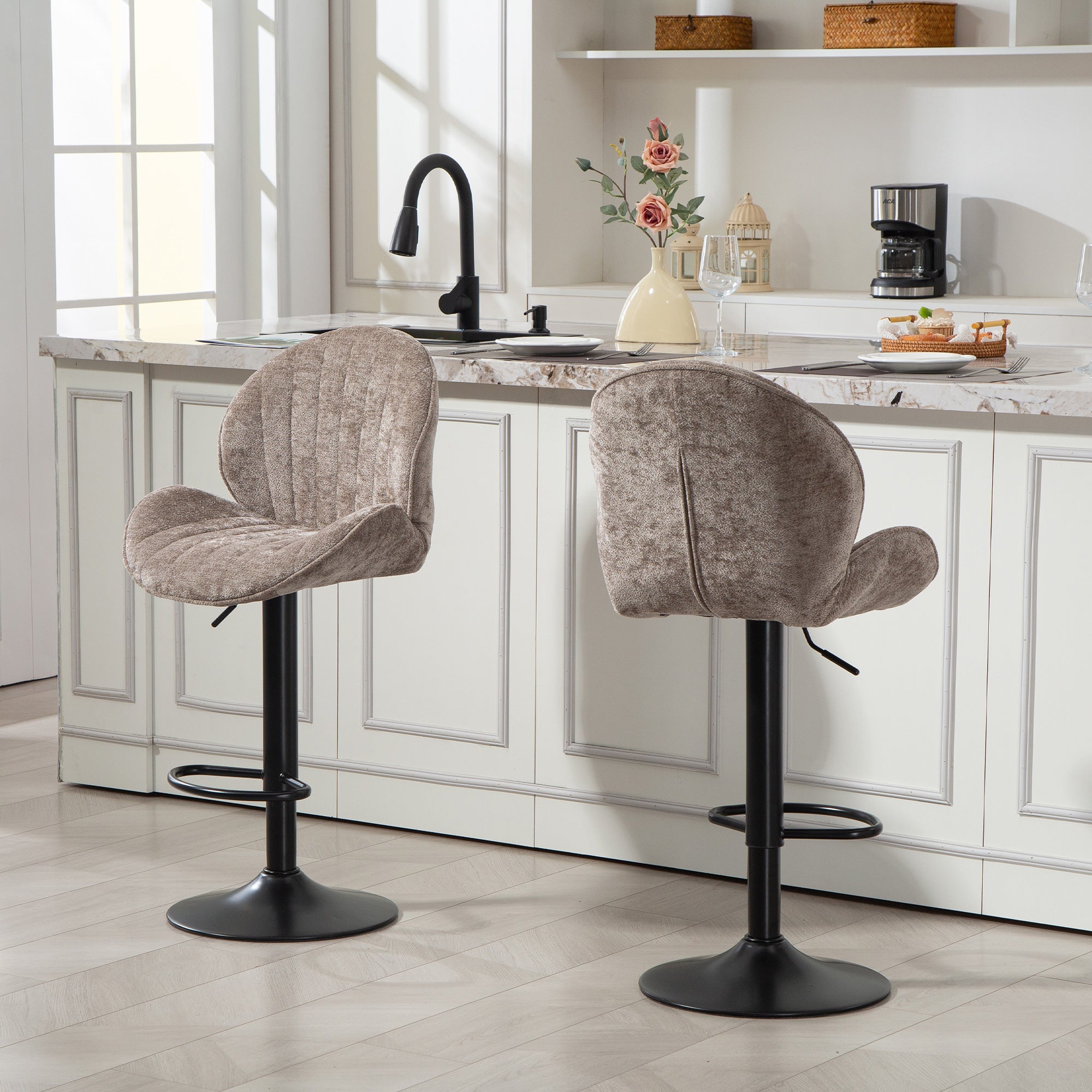 HOMCOM Bar Stools Set of 2, Swivel Barstools with Back, Adjustable Height and Footrest for Kitchen Island, Dining Room, Brown