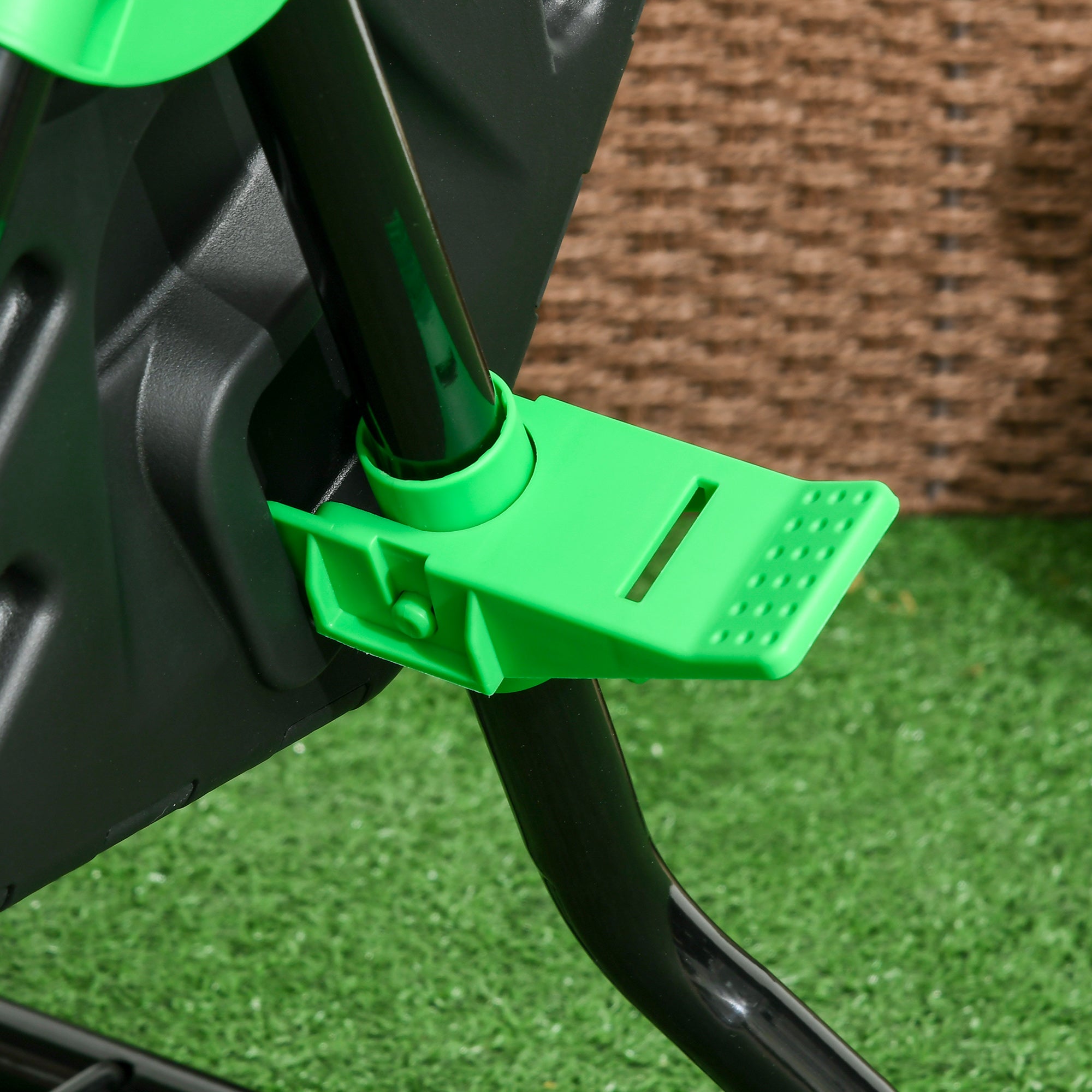 Outsunny 65L Garden Compost Bin, Single Chamber Rotating Composter, Compost Maker with 24 Ventilation Openings and Steel Legs