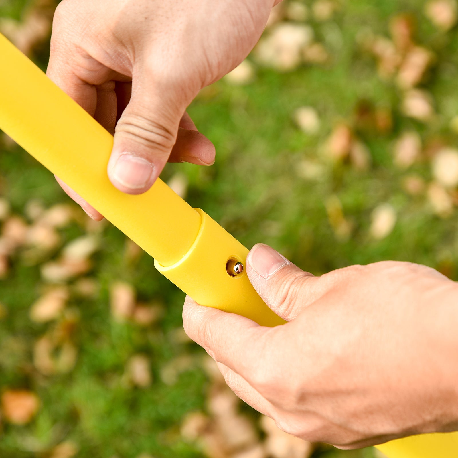 HOMCOM 2.8m Portable Folding Badminton Net Set with 4 Badminton Rackets and 2 Nylon Shuttlecocks, for Adults Kids Indoor Outdoor Exercise Training