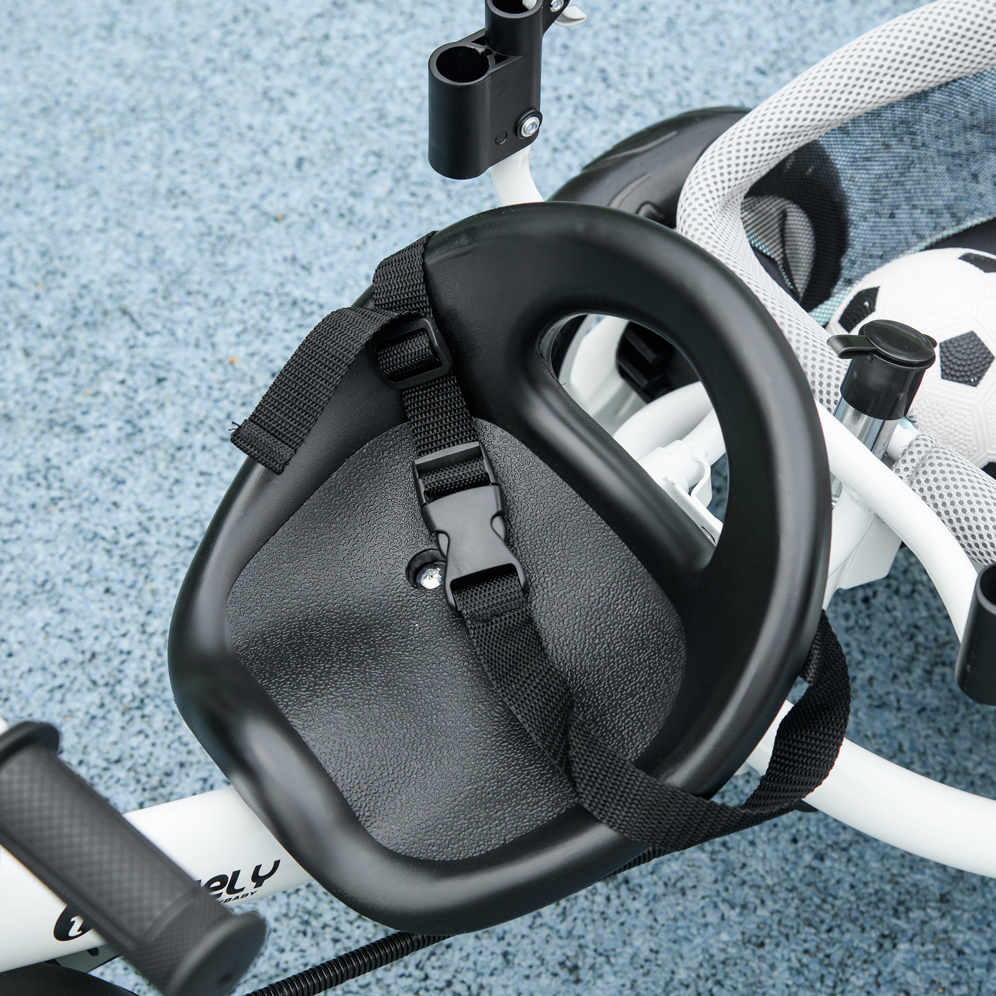 HOMCOM 6 in 1 Kids Trike with Parent Handle, Canopy, 5-point Safety Belt, Storage, Footrest, Brake, for 1-5 Years, Green