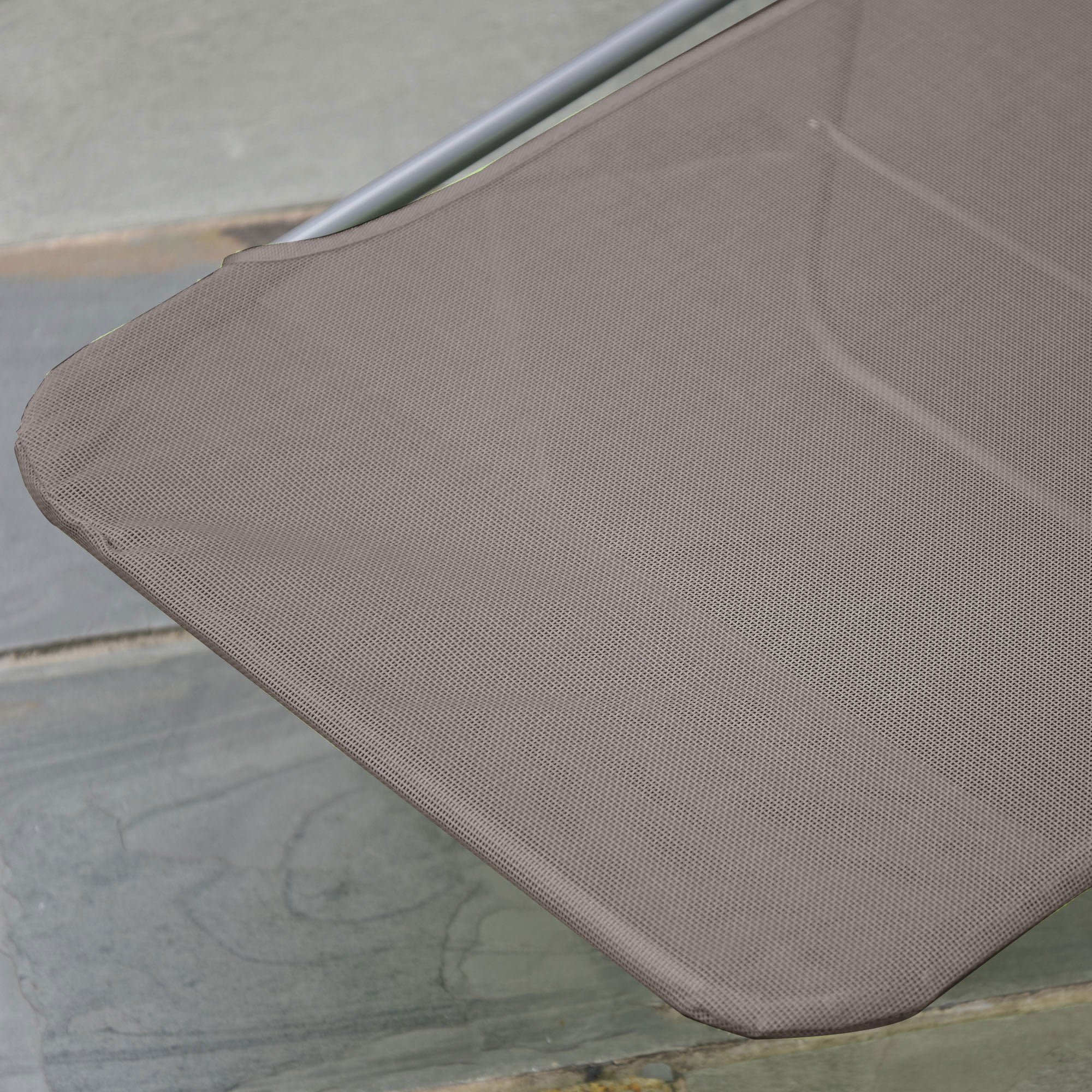 Outsunny Outdoor Foldable Sun Lounger, Adjustable Backrest Garden Recliner Sun Lounger Chair with Headrest Pillow, Coffee