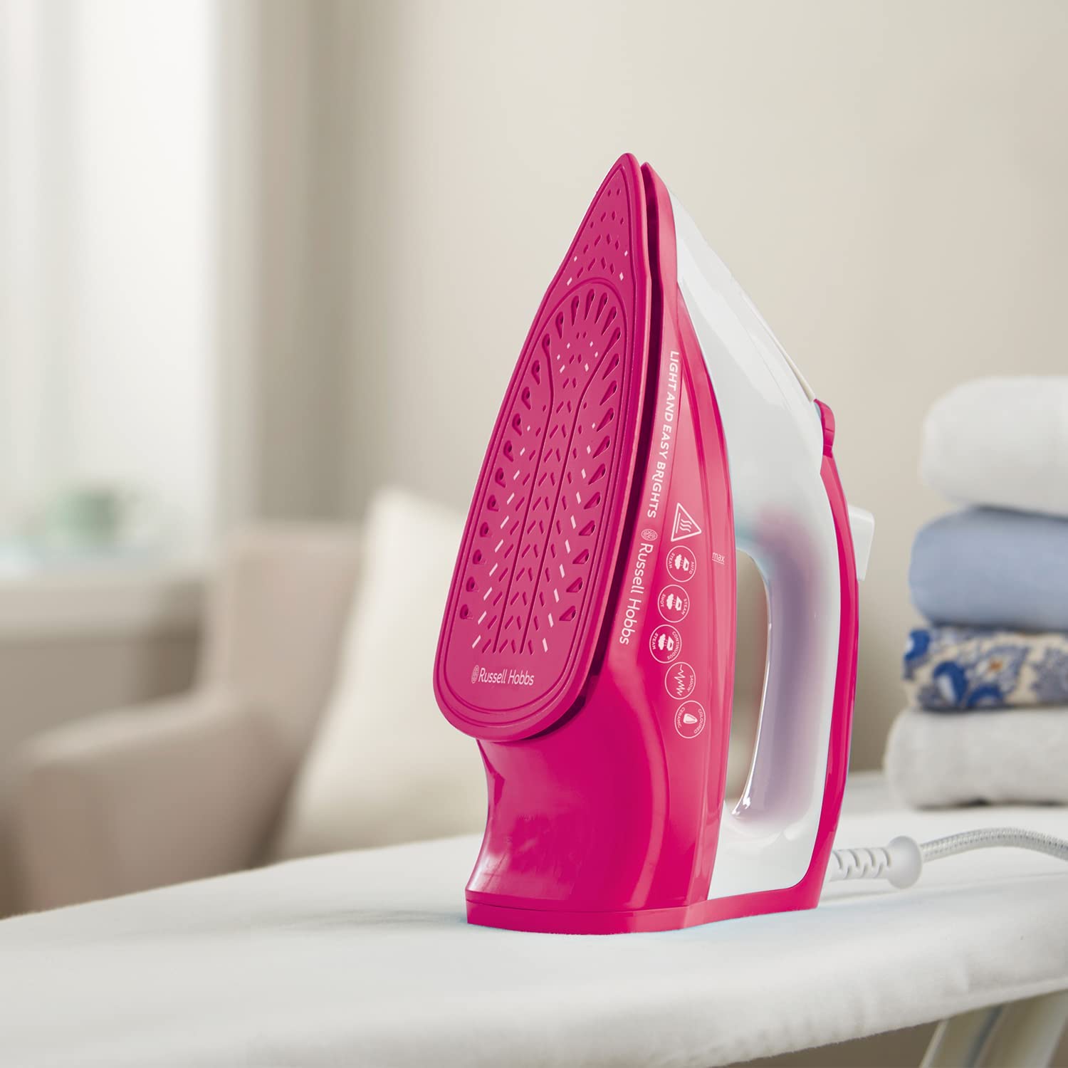 Lightweight steam clearance iron