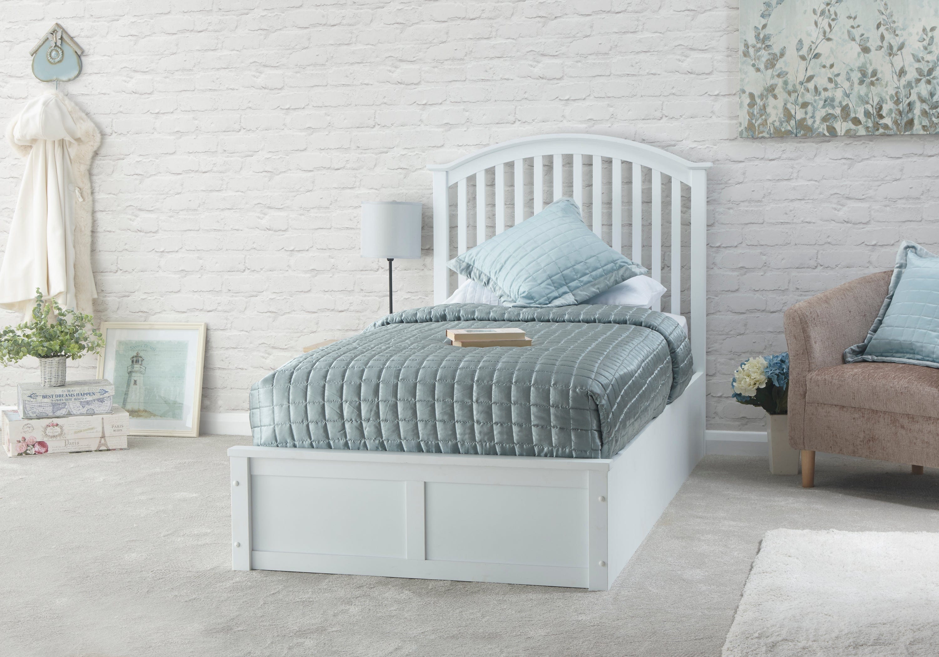 White and oak 2024 ottoman bed